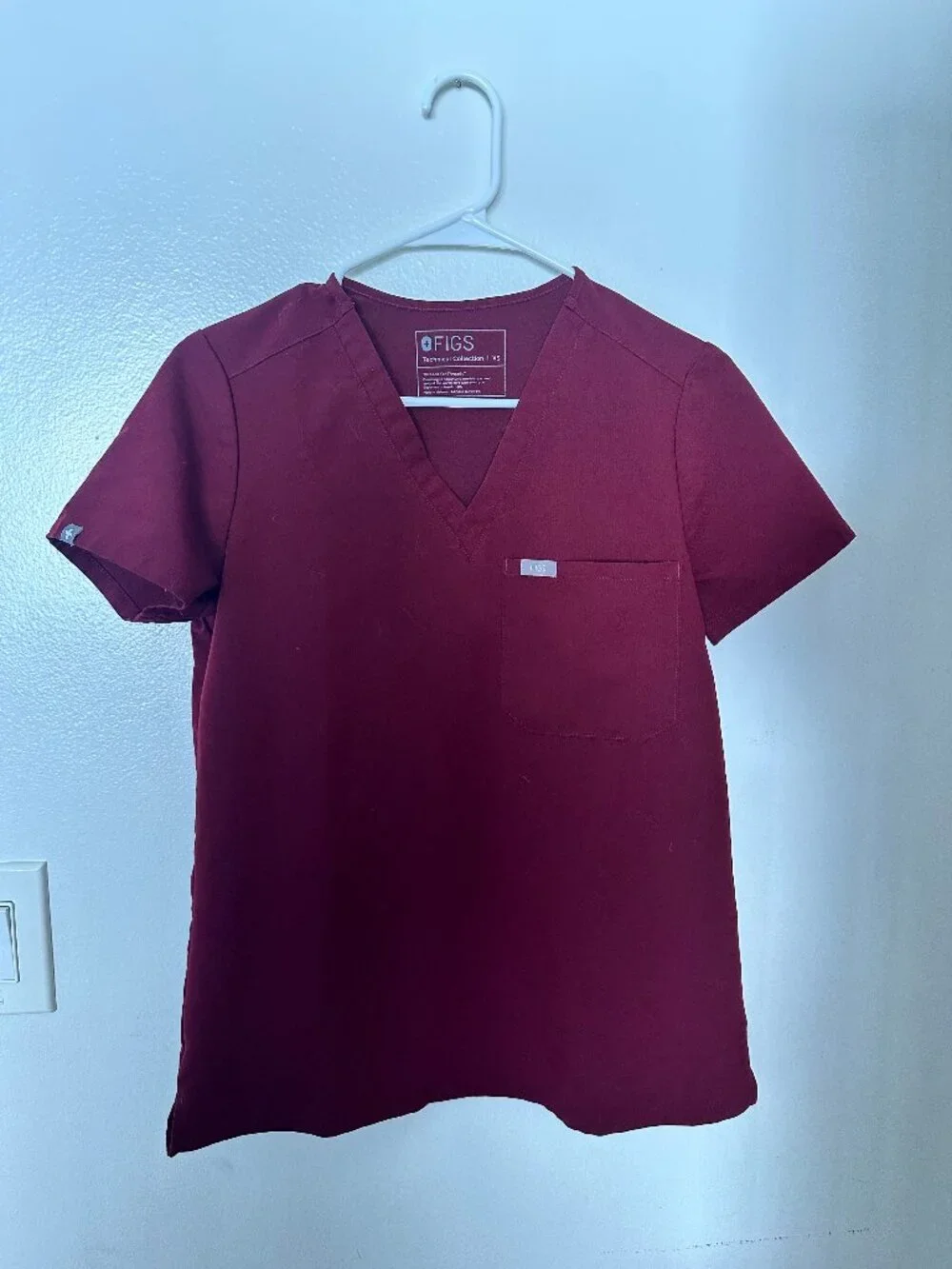 FIGS Scrub Set Burgundy - Catarina Top & Kade Cargo Pants PO# 1618 - Size XS